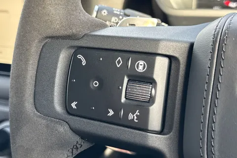 KJ24GWN Land Rover Defender 110 5.0 P525 V8 5dr Thumbnail #36