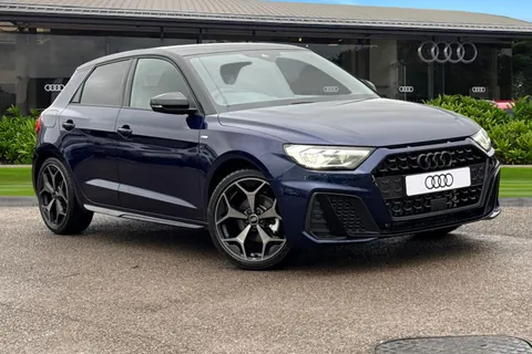 Audi A1 1.5 TFSI 35 Black Edition Sportback S Tronic Euro 6 (s/s) 5dr Thumbnail #2