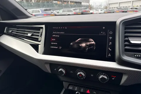  Audi A1 1.5 TFSI 35 S line Sportback S Tronic Euro 6 (s/s) 5dr Thumbnail #41