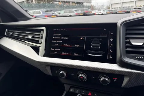  Audi A1 1.5 TFSI 35 S line Sportback S Tronic Euro 6 (s/s) 5dr Thumbnail #42