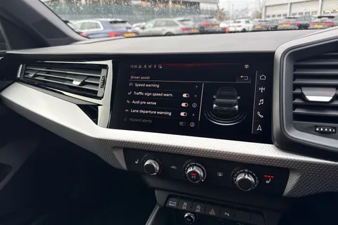  Audi A1 1.5 TFSI 35 S line Sportback S Tronic Euro 6 (s/s) 5dr Thumbnail #43