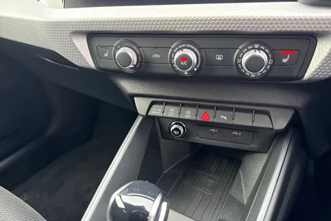  Audi A1 1.5 TFSI 35 S line Sportback S Tronic Euro 6 (s/s) 5dr Thumbnail #47