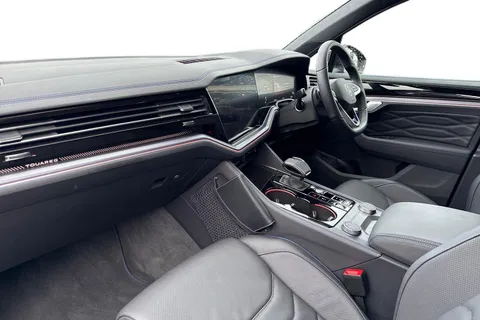 DG75WJK Volkswagen Touareg 3.0 V6 TSI eHybrid 4Motion R 5dr Tip Auto | Tow Bar | Massage Seats Thumbnail #15