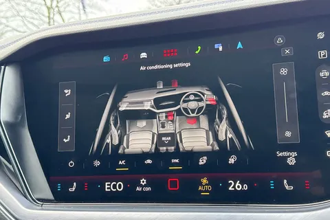DG75WJK Volkswagen Touareg 3.0 V6 TSI eHybrid 4Motion R 5dr Tip Auto | Tow Bar | Massage Seats Thumbnail #22