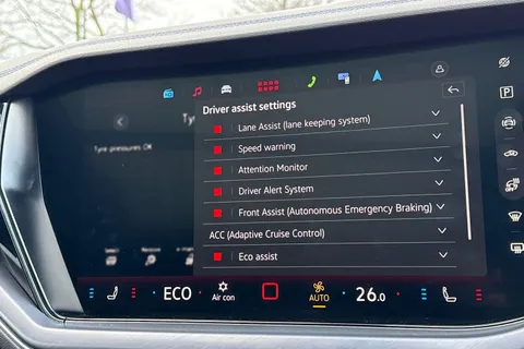 DG75WJK Volkswagen Touareg 3.0 V6 TSI eHybrid 4Motion R 5dr Tip Auto | Tow Bar | Massage Seats Thumbnail #29