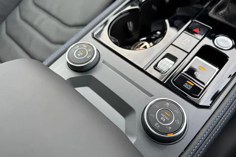 DG75WJK Volkswagen Touareg 3.0 V6 TSI eHybrid 4Motion R 5dr Tip Auto | Tow Bar | Massage Seats Thumbnail #40