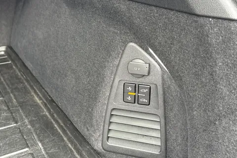 DG75WJK Volkswagen Touareg 3.0 V6 TSI eHybrid 4Motion R 5dr Tip Auto | Tow Bar | Massage Seats Thumbnail #41