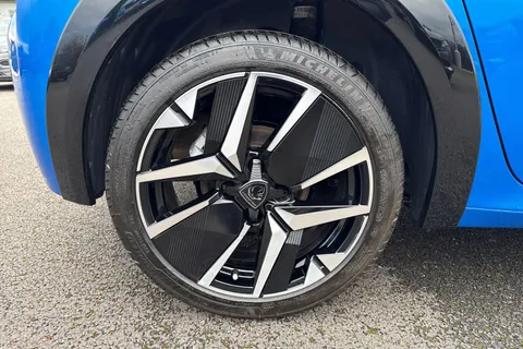 MJ24ZGB PEUGEOT 208 1.2 PureTech GT Euro 6 (s/s) 5dr Thumbnail #12