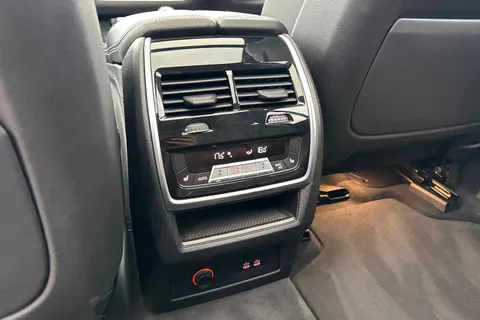 NV69AXB BMW X7 3.0 M50d Auto xDrive Euro 6 (s/s) 5dr Thumbnail #38