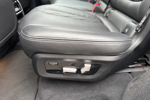 NV69AXB BMW X7 3.0 M50d Auto xDrive Euro 6 (s/s) 5dr Thumbnail #40