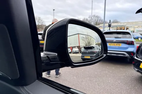 NV69AXB BMW X7 3.0 M50d Auto xDrive Euro 6 (s/s) 5dr Thumbnail #45