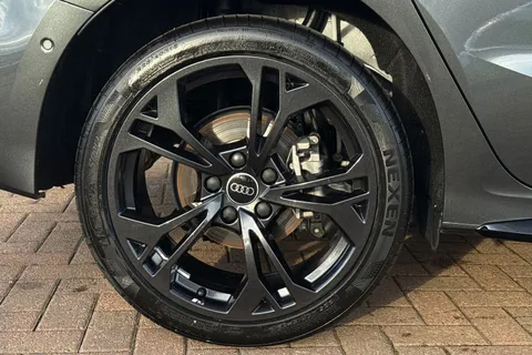 LT75ZTX Audi A3 Black Edition 40 TFSI e  204 PS S tronic Thumbnail #11