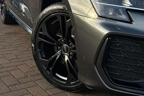 LT75ZTX Audi A3 Black Edition 40 TFSI e  204 PS S tronic Thumbnail #27