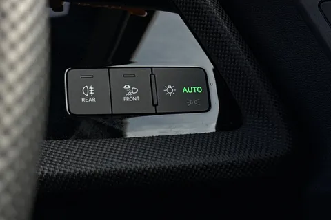 LT75ZTX Audi A3 Black Edition 40 TFSI e  204 PS S tronic Thumbnail #46