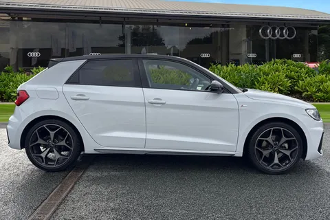 DS74XCG Audi A1 Black Edition 30 TFSI  116 PS 6-speed Thumbnail #4