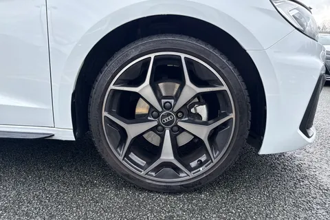 DS74XCG Audi A1 Black Edition 30 TFSI  116 PS 6-speed Thumbnail #11