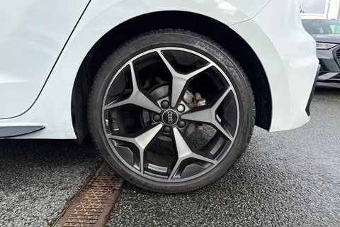 DS74XCG Audi A1 Black Edition 30 TFSI  116 PS 6-speed Thumbnail #14