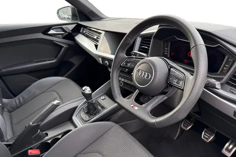 DS74XCG Audi A1 Black Edition 30 TFSI  116 PS 6-speed Thumbnail #15