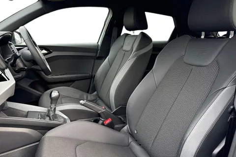 DS74XCG Audi A1 Black Edition 30 TFSI  116 PS 6-speed Thumbnail #17