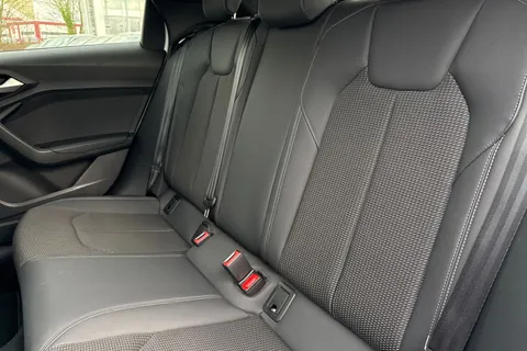 DS74XCG Audi A1 Black Edition 30 TFSI  116 PS 6-speed Thumbnail #20