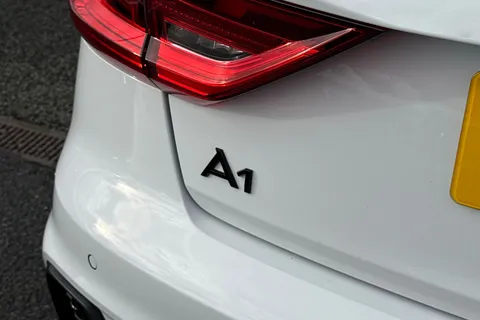 DS74XCG Audi A1 Black Edition 30 TFSI  116 PS 6-speed Thumbnail #28