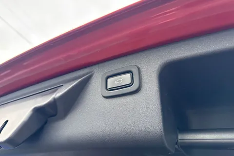 29 of 60 for Land Rover Discovery Sport 2.0 D180 MHEV R-Dynamic HSE Auto 4WD Euro 6 (s/s) 5dr