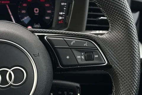 DS74XCG Audi A1 Black Edition 30 TFSI  116 PS 6-speed Thumbnail #35