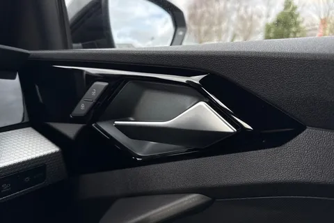 DS74XCG Audi A1 Black Edition 30 TFSI  116 PS 6-speed Thumbnail #39