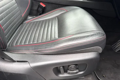 41 of 60 for Land Rover Discovery Sport 2.0 D180 MHEV R-Dynamic HSE Auto 4WD Euro 6 (s/s) 5dr