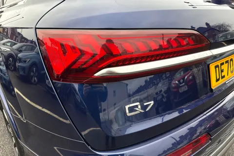 16 of 62 for Audi Q7 3.0 TDI V6 50 Black Edition Tiptronic quattro Euro 6 (s/s) 5dr