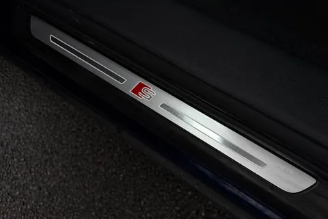 41 of 62 for Audi Q7 3.0 TDI V6 50 Black Edition Tiptronic quattro Euro 6 (s/s) 5dr