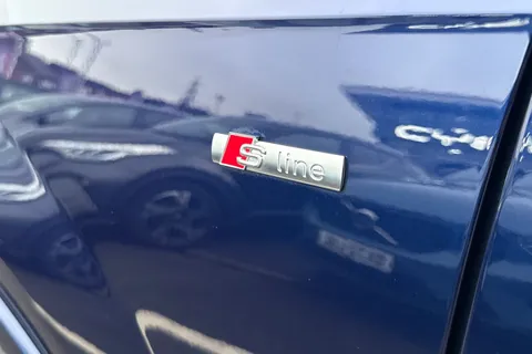 42 of 62 for Audi Q7 3.0 TDI V6 50 Black Edition Tiptronic quattro Euro 6 (s/s) 5dr