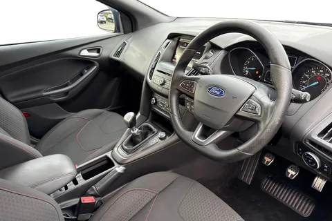 BJ66KUG Ford Focus 1.5T EcoBoost ST-Line Euro 6 (s/s) 5dr Thumbnail #15