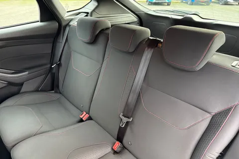 BJ66KUG Ford Focus 1.5T EcoBoost ST-Line Euro 6 (s/s) 5dr Thumbnail #20