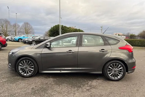 BJ66KUG Ford Focus 1.5T EcoBoost ST-Line Euro 6 (s/s) 5dr Thumbnail #31