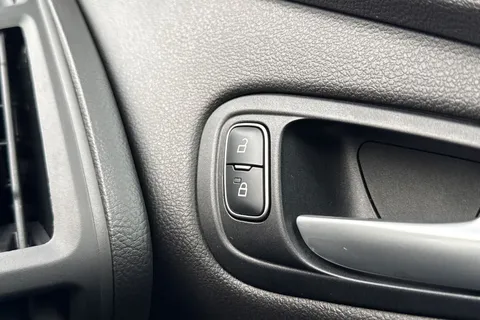 BJ66KUG Ford Focus 1.5T EcoBoost ST-Line Euro 6 (s/s) 5dr Thumbnail #39