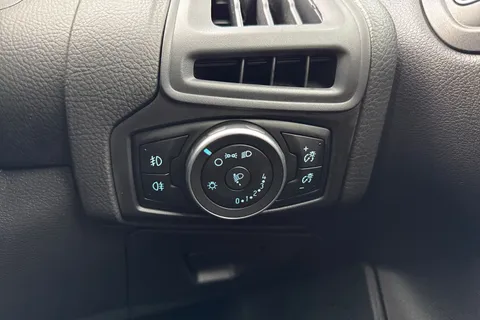 BJ66KUG Ford Focus 1.5T EcoBoost ST-Line Euro 6 (s/s) 5dr Thumbnail #40