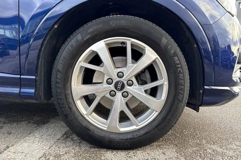 10 of 46 for Audi Q3 Sport 35 TFSI 150 PS S tronic