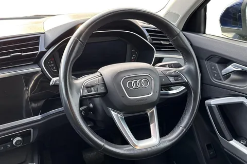 18 of 46 for Audi Q3 Sport 35 TFSI 150 PS S tronic