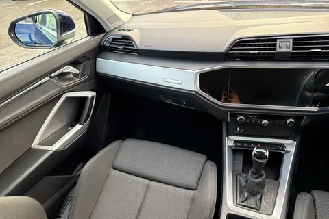 20 of 46 for Audi Q3 Sport 35 TFSI 150 PS S tronic