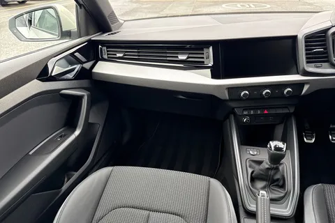  Audi A1 1.0 TFSI 30 S line Sportback Euro 6 (s/s) 5dr Thumbnail #20