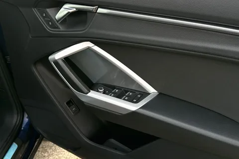 21 of 46 for Audi Q3 Sport 35 TFSI 150 PS S tronic