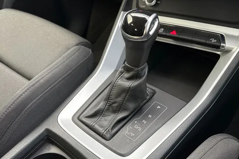 23 of 46 for Audi Q3 Sport 35 TFSI 150 PS S tronic