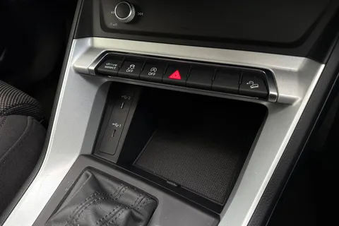 30 of 46 for Audi Q3 Sport 35 TFSI 150 PS S tronic