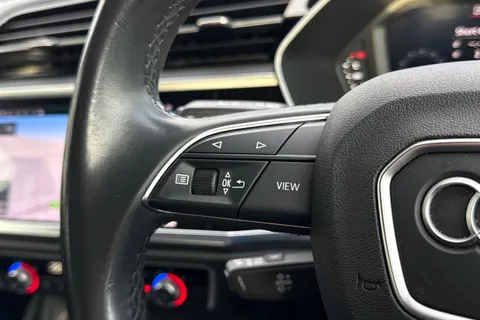 32 of 46 for Audi Q3 Sport 35 TFSI 150 PS S tronic