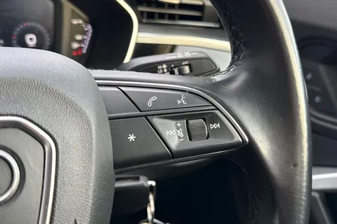 33 of 46 for Audi Q3 Sport 35 TFSI 150 PS S tronic