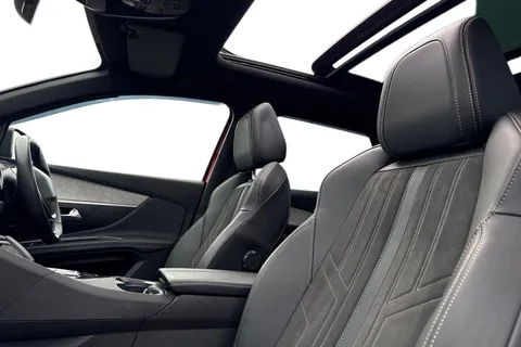 RV71HRP PEUGEOT 3008 1.6 13.2kWh GT e-EAT 4WD Euro 6 (s/s) 5dr Thumbnail #17