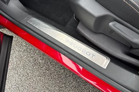 RV71HRP PEUGEOT 3008 1.6 13.2kWh GT e-EAT 4WD Euro 6 (s/s) 5dr Thumbnail #40
