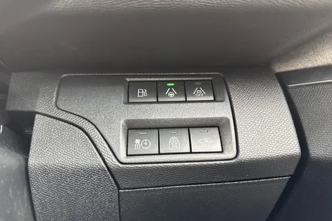 RV71HRP PEUGEOT 3008 1.6 13.2kWh GT e-EAT 4WD Euro 6 (s/s) 5dr Thumbnail #45