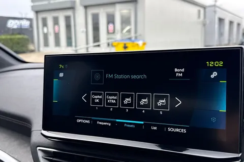 RV71HRP PEUGEOT 3008 1.6 13.2kWh GT e-EAT 4WD Euro 6 (s/s) 5dr Thumbnail #48